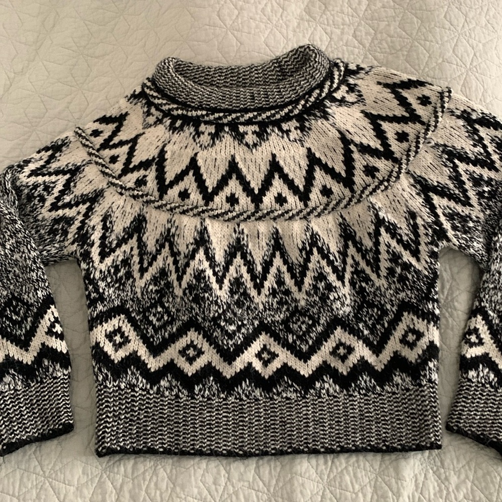 Black and white knit fisherman’s sweater Zara